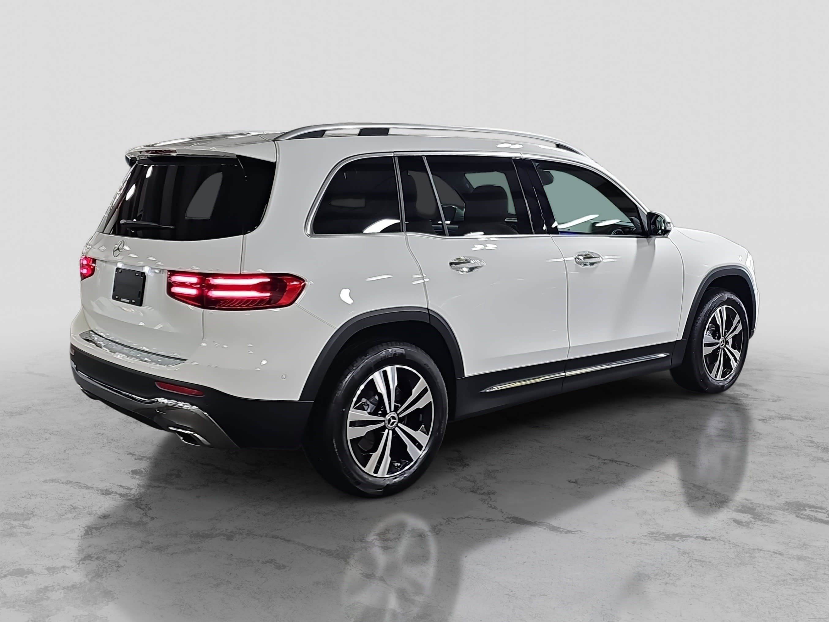 New 2026 Mercedes-Benz GLB 250 image 5