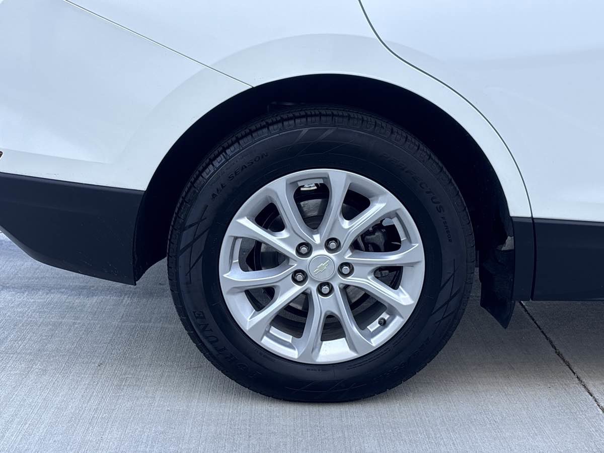 Used 2018 Chevrolet Equinox LT FWD image 9