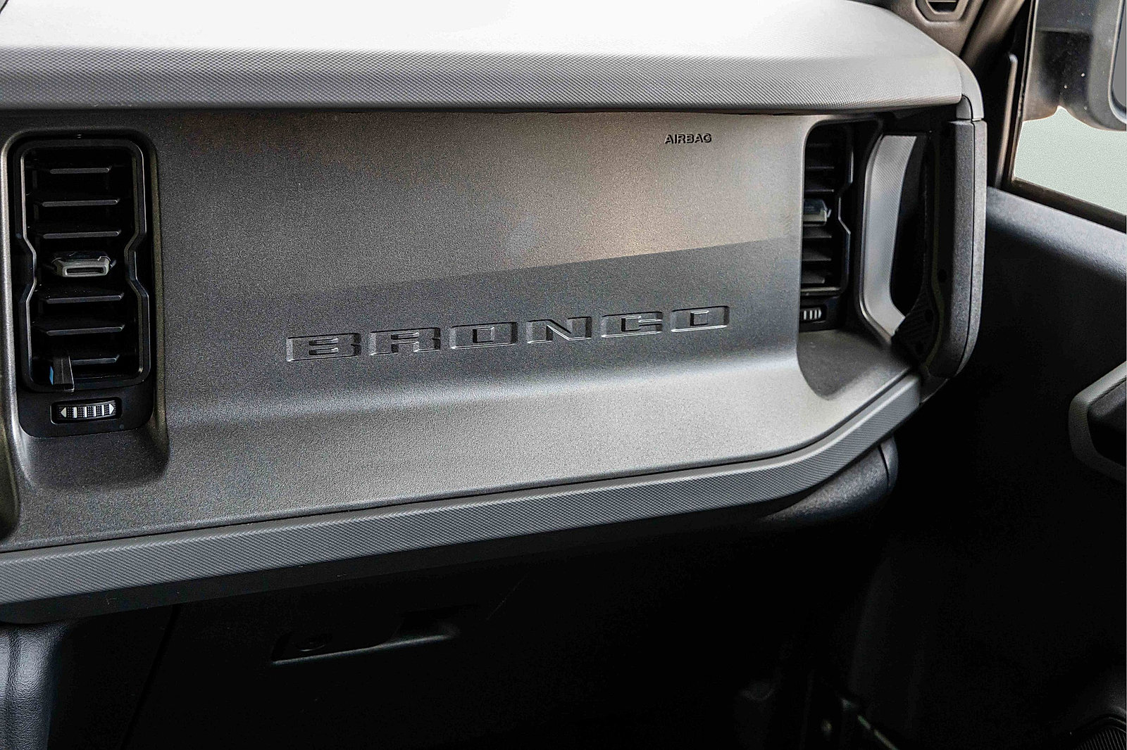 Used 2024 Ford Bronco Everglades AWD/4WD image 16
