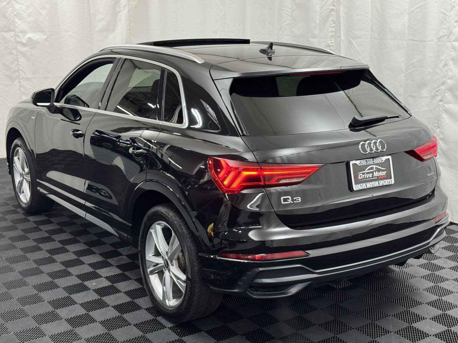 Used 2022 Audi Q3 2.0T Premium w/ Convenience Package AWD/4WD image 5
