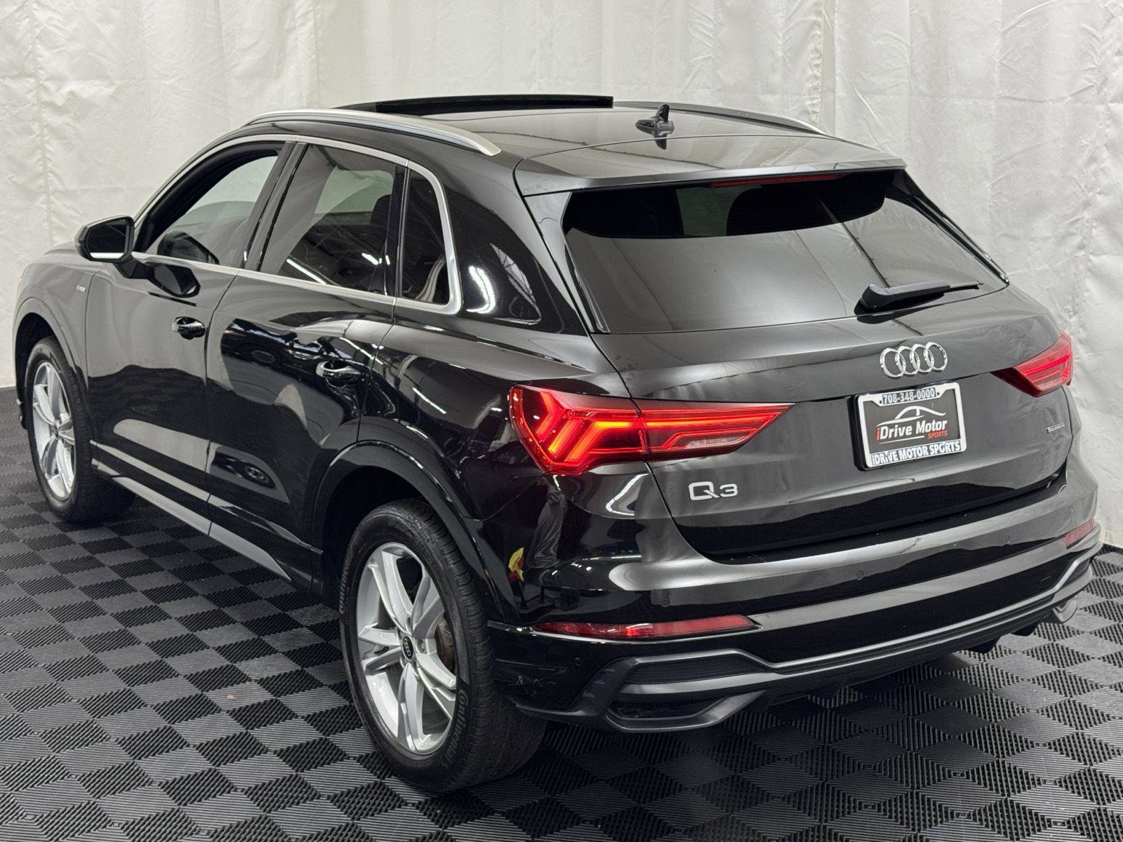 Used 2022 Audi Q3 2.0T Premium w/ Convenience Package AWD/4WD image 5