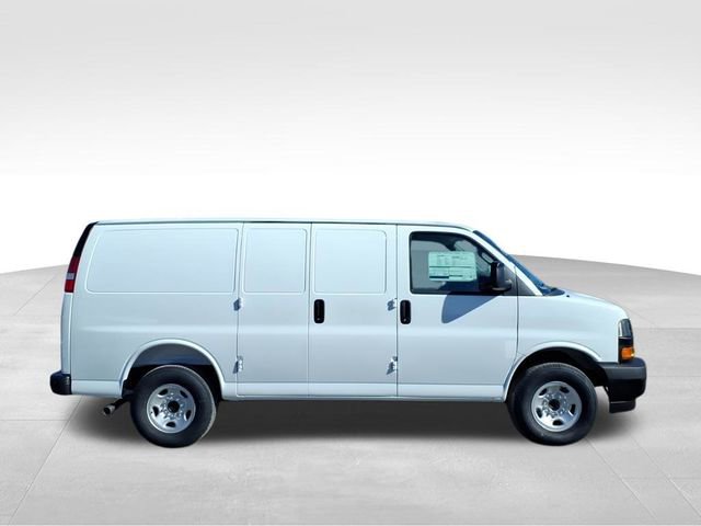 New 2026 Chevrolet Express 2500 w/ Driver Convenience Package video 2