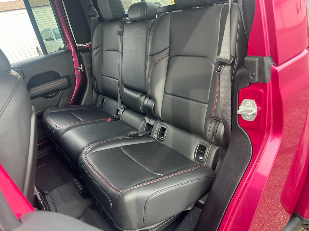 Used 2024 Jeep Gladiator Rubicon AWD/4WD image 12