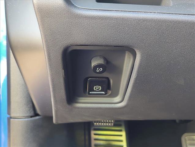 Used 2021 Chevrolet Corvette Stingray Coupe w/ 1LT image 12