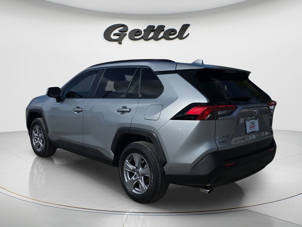 Used 2025 Toyota RAV4 XLE image 6