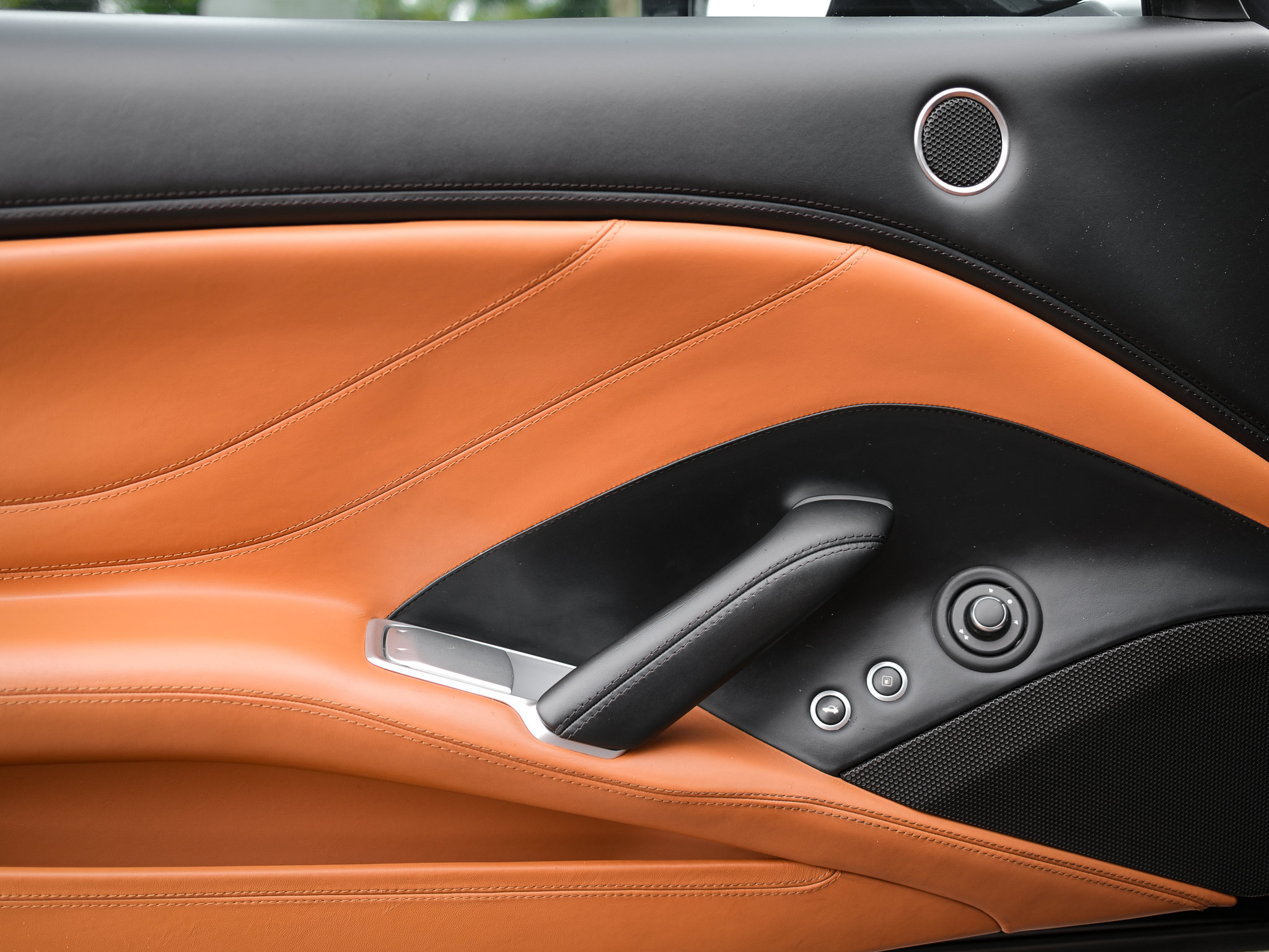 Used 2017 Ferrari California T RWD image 15