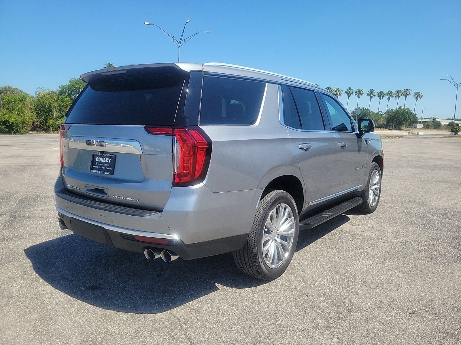 Used 2023 GMC Yukon Denali AWD/4WD image 7