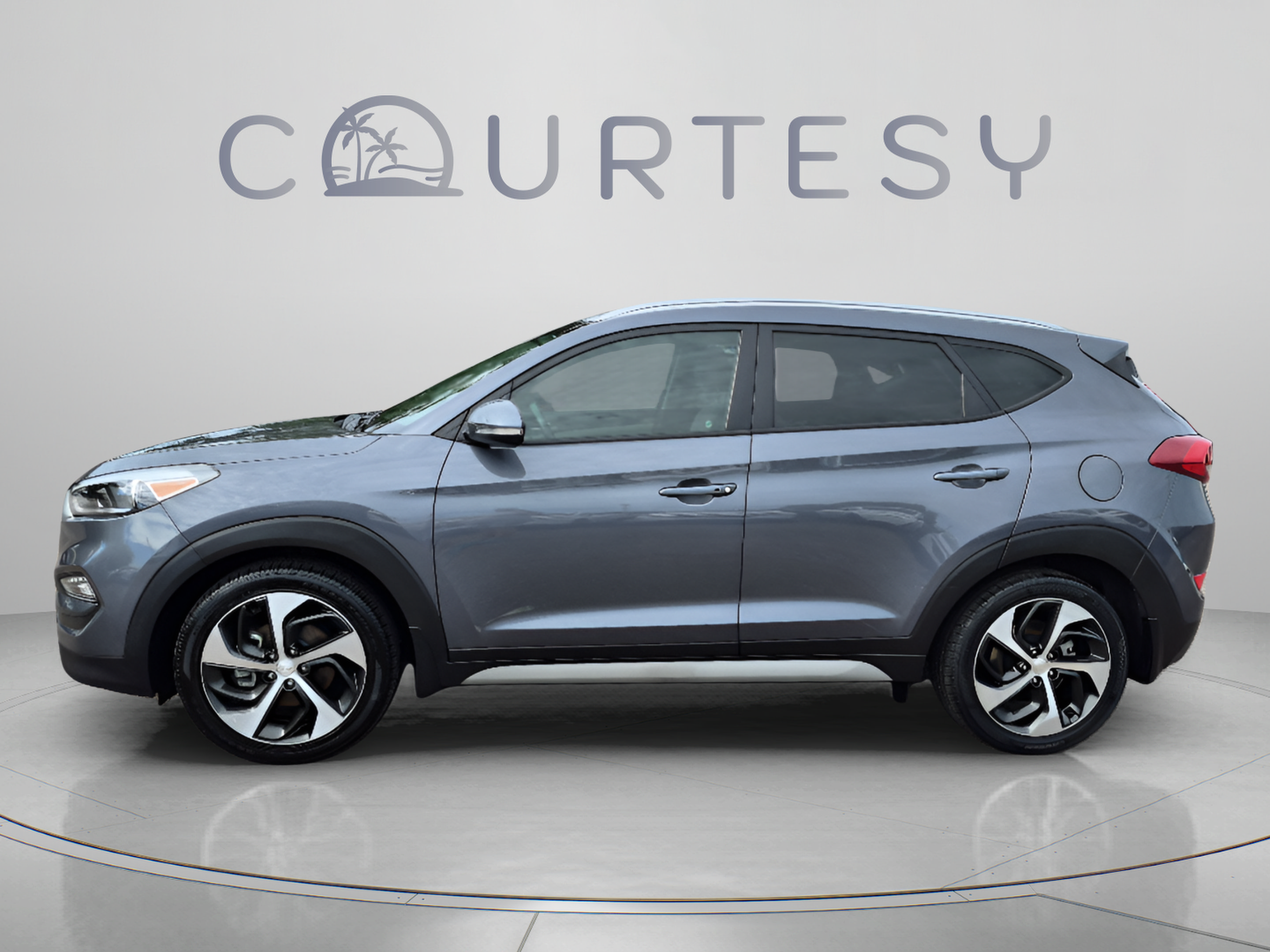 Used 2018 Hyundai Tucson Sport FWD image 2