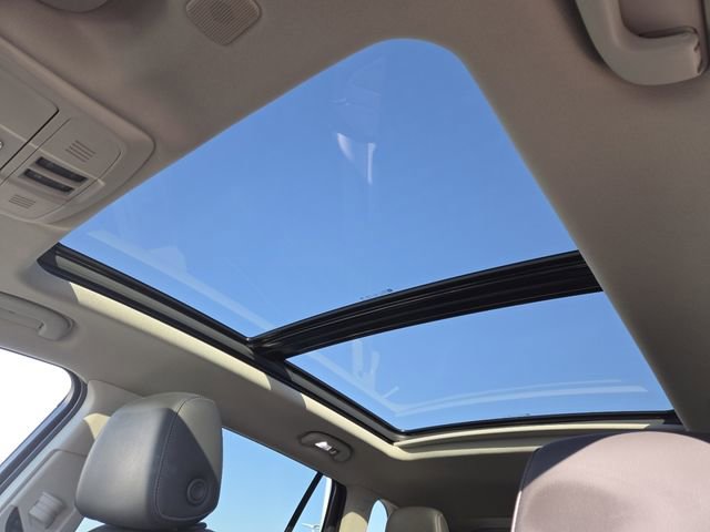 Used 2020 Buick Envision Essence image 3