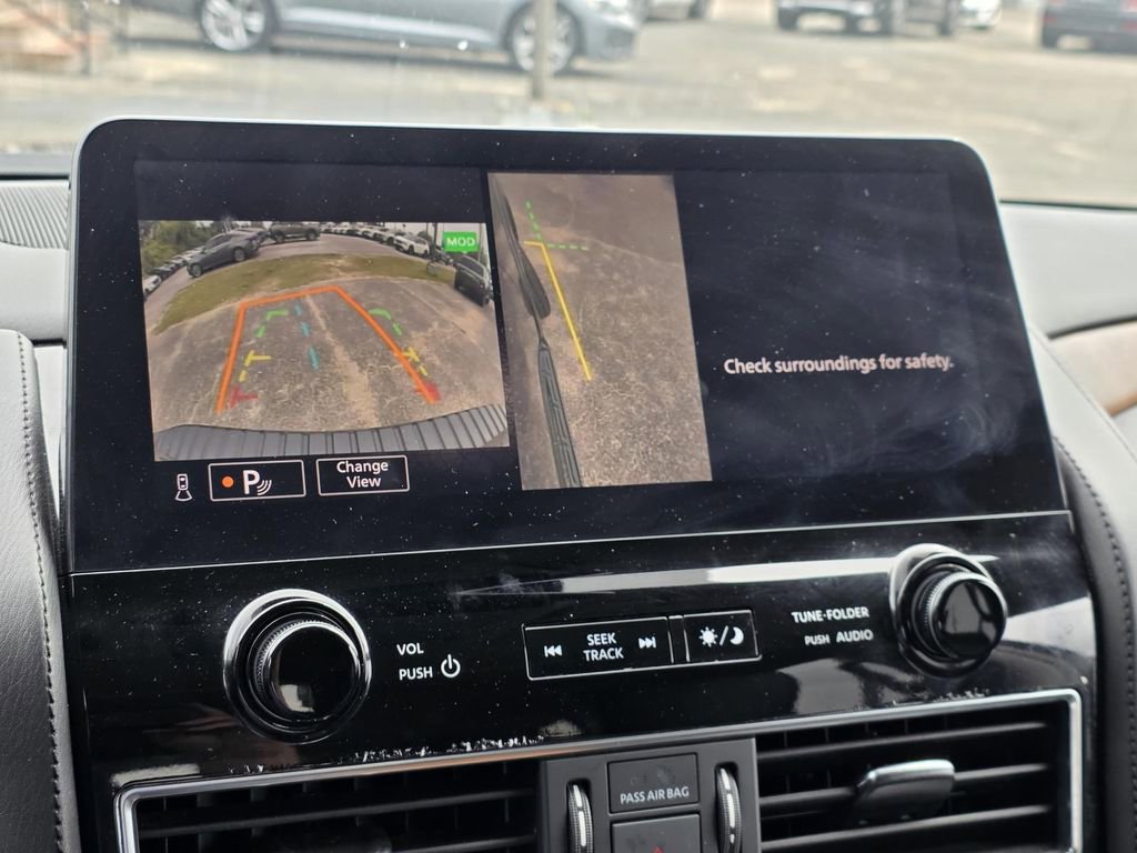 Used 2024 Nissan Armada SL w/ Captain's Chairs Package image 19