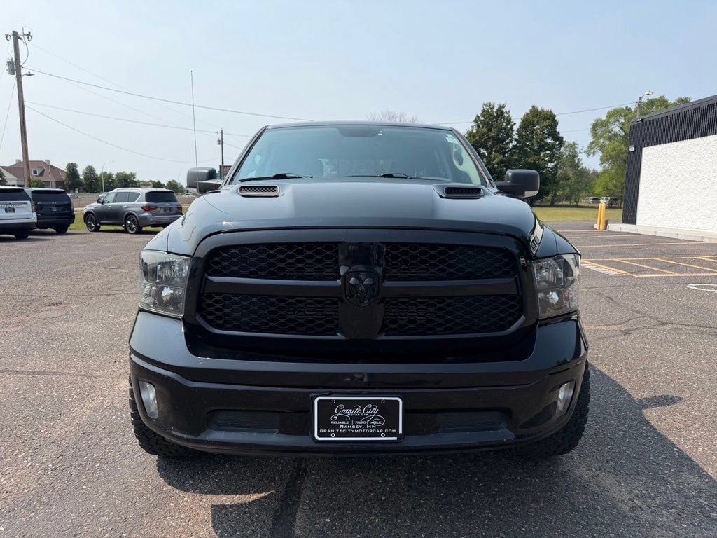 Used 2019 RAM 1500 Classic SLT w/ Black Appearance Group AWD/4WD image 13