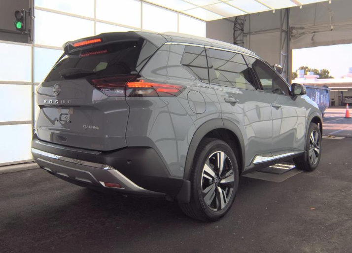 Used 2023 Nissan Rogue Platinum w/ Platinum Premium Package FWD image 3