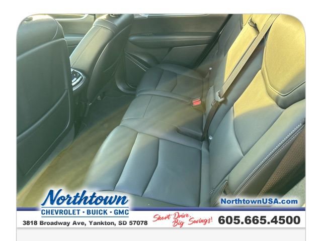 Used 2024 Cadillac XT6 Sport image 15