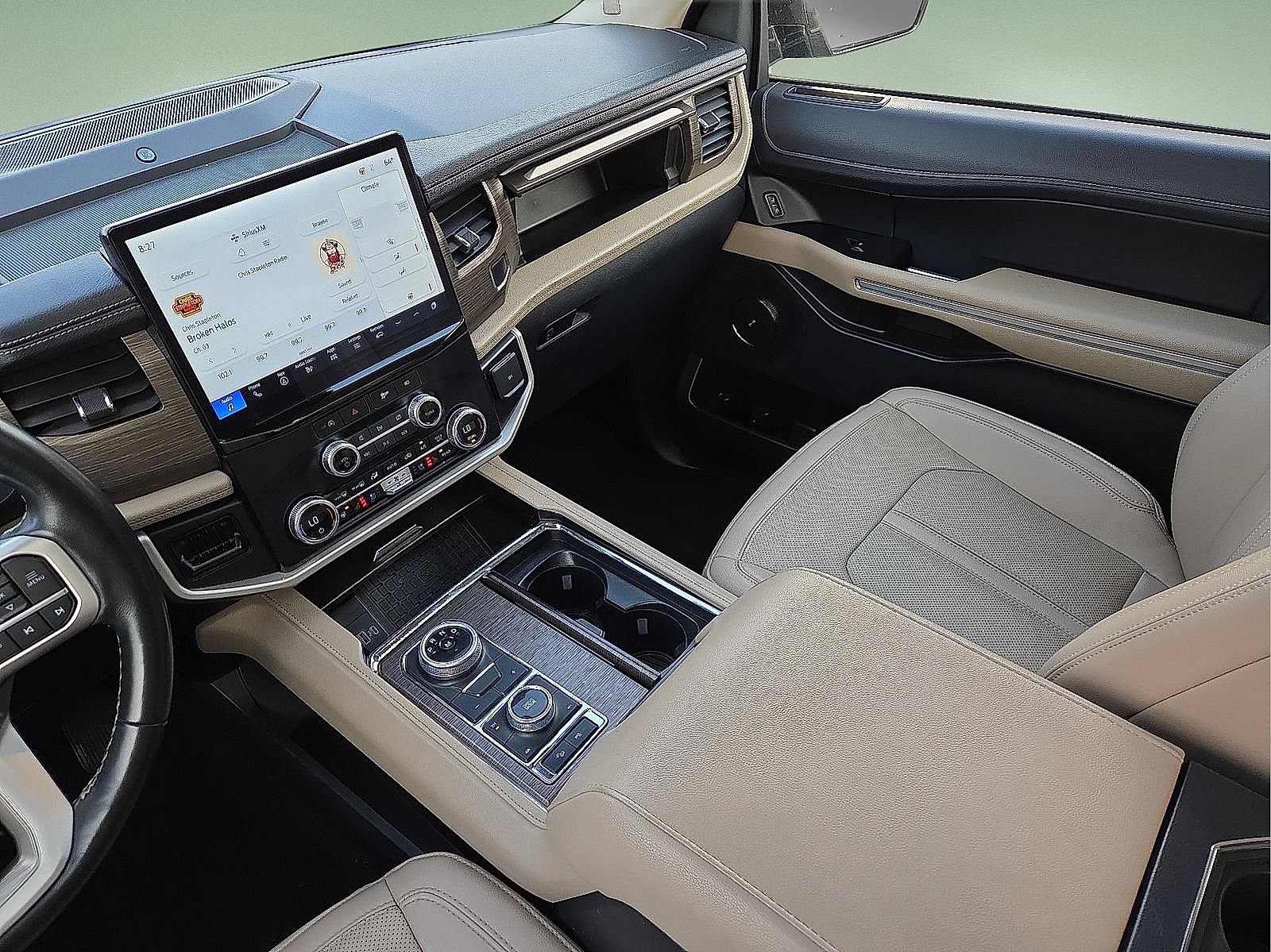 Used 2024 Ford Expedition Limited AWD/4WD image 13