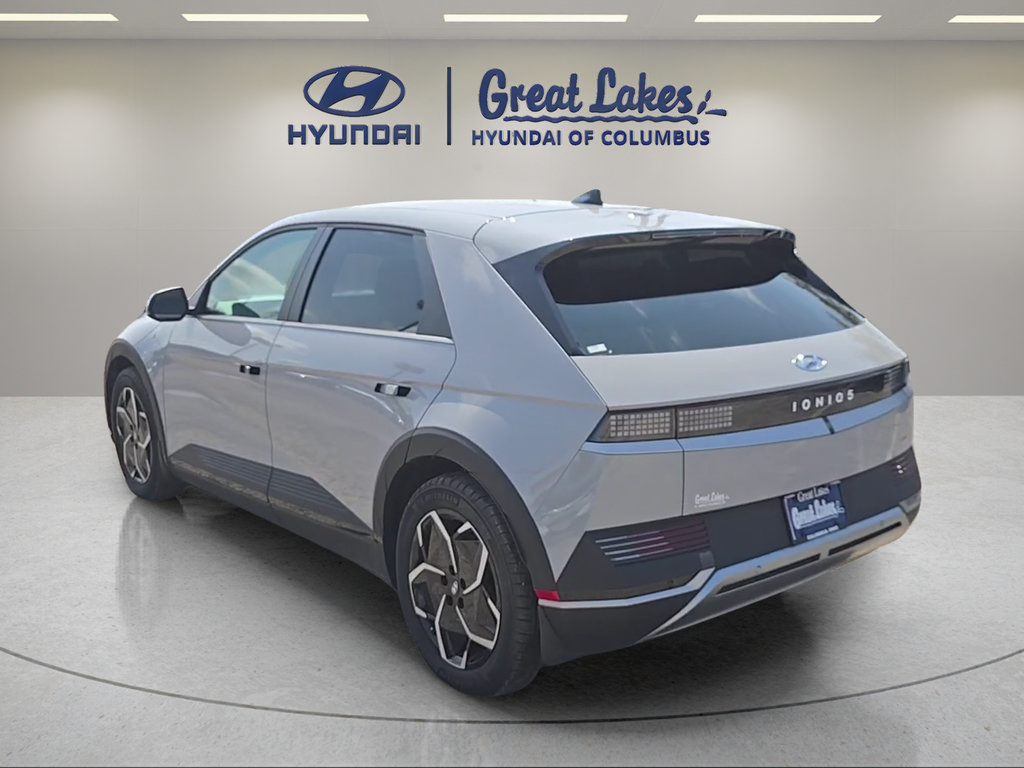 Used 2024 Hyundai Ioniq 5 SEL AWD/4WD image 3