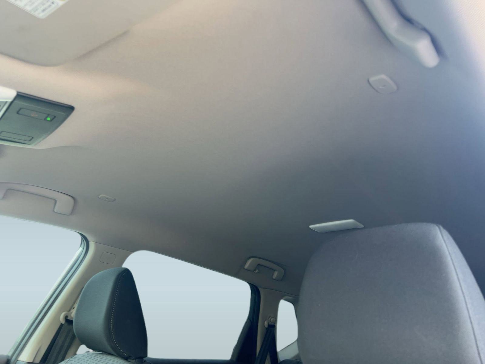 Used 2023 Nissan Rogue SV image 15