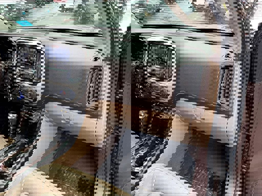 Used 2019 GMC Canyon SLT w/ Driver Alert Package AWD/4WD image 12