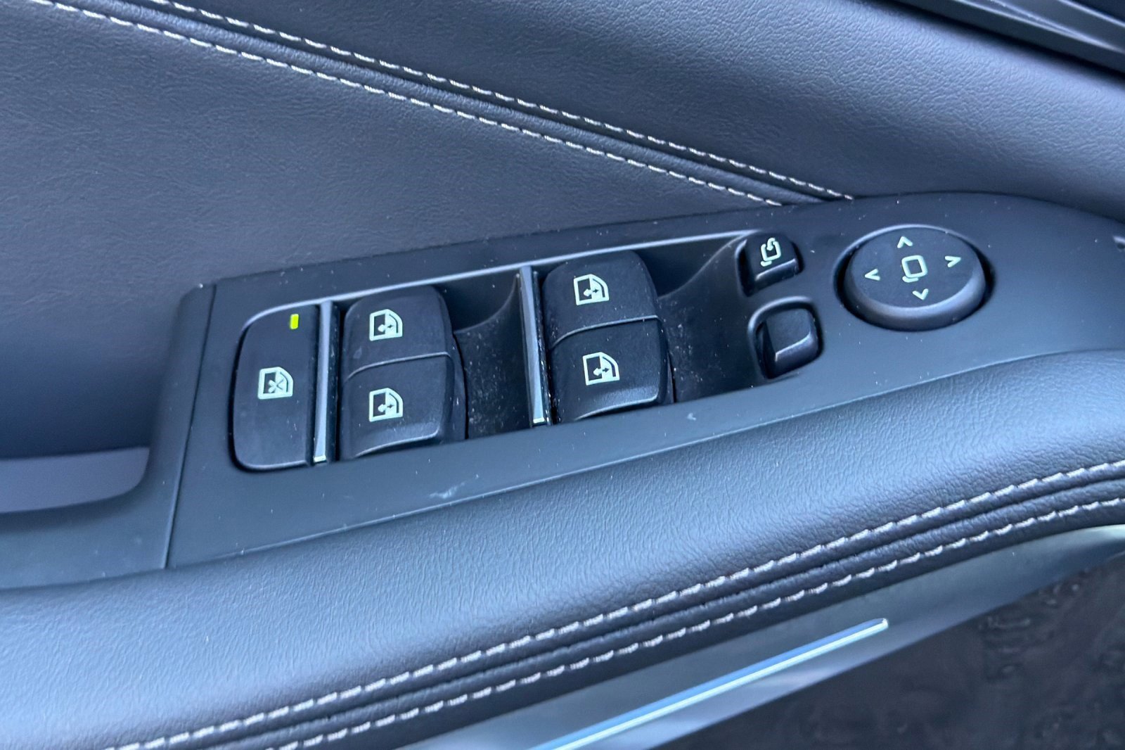 Used 2026 BMW X5 xDrive40i w/ Climate Comfort Package image 13