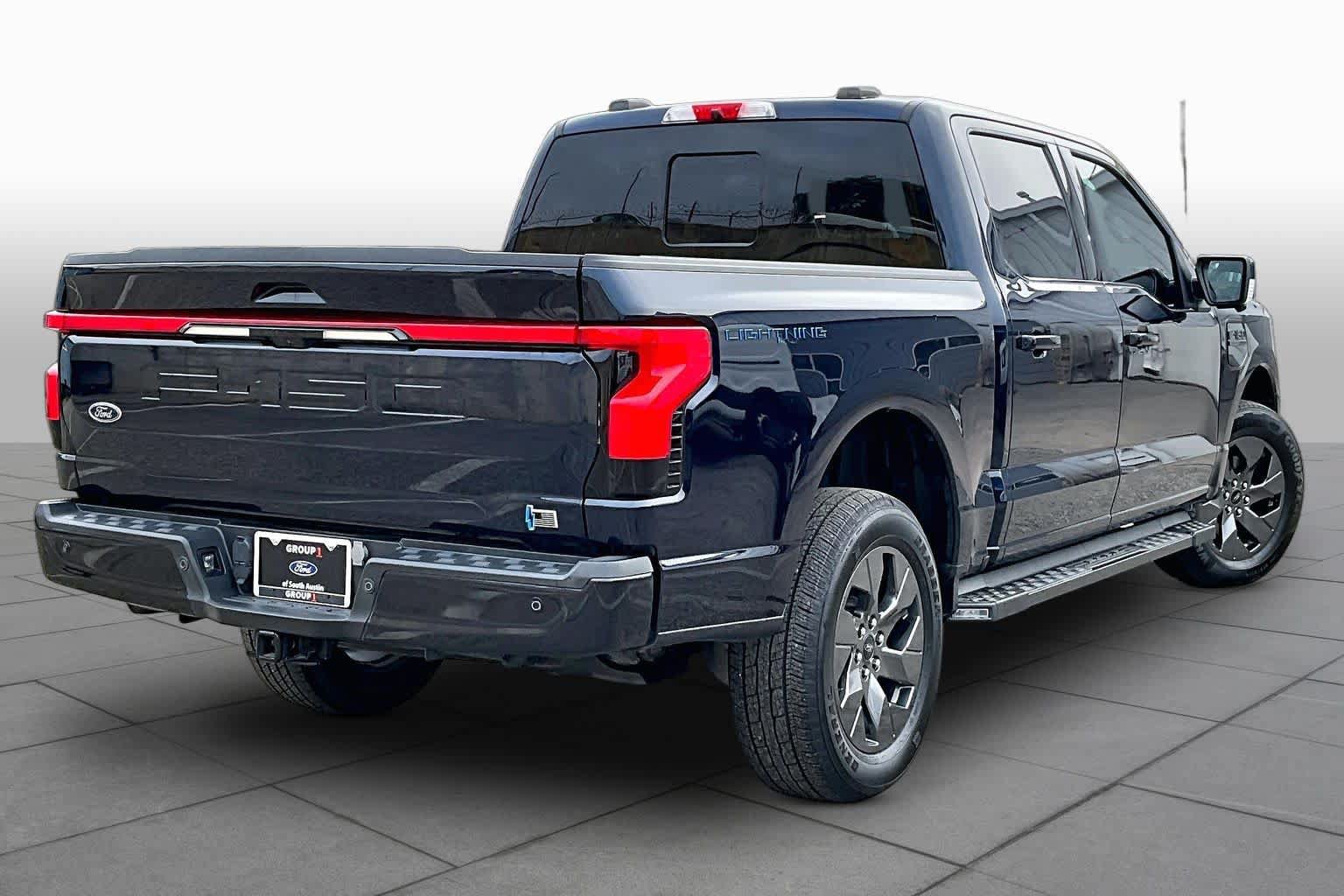 Used 2023 Ford F150 Lightning Lariat AWD/4WD image 12
