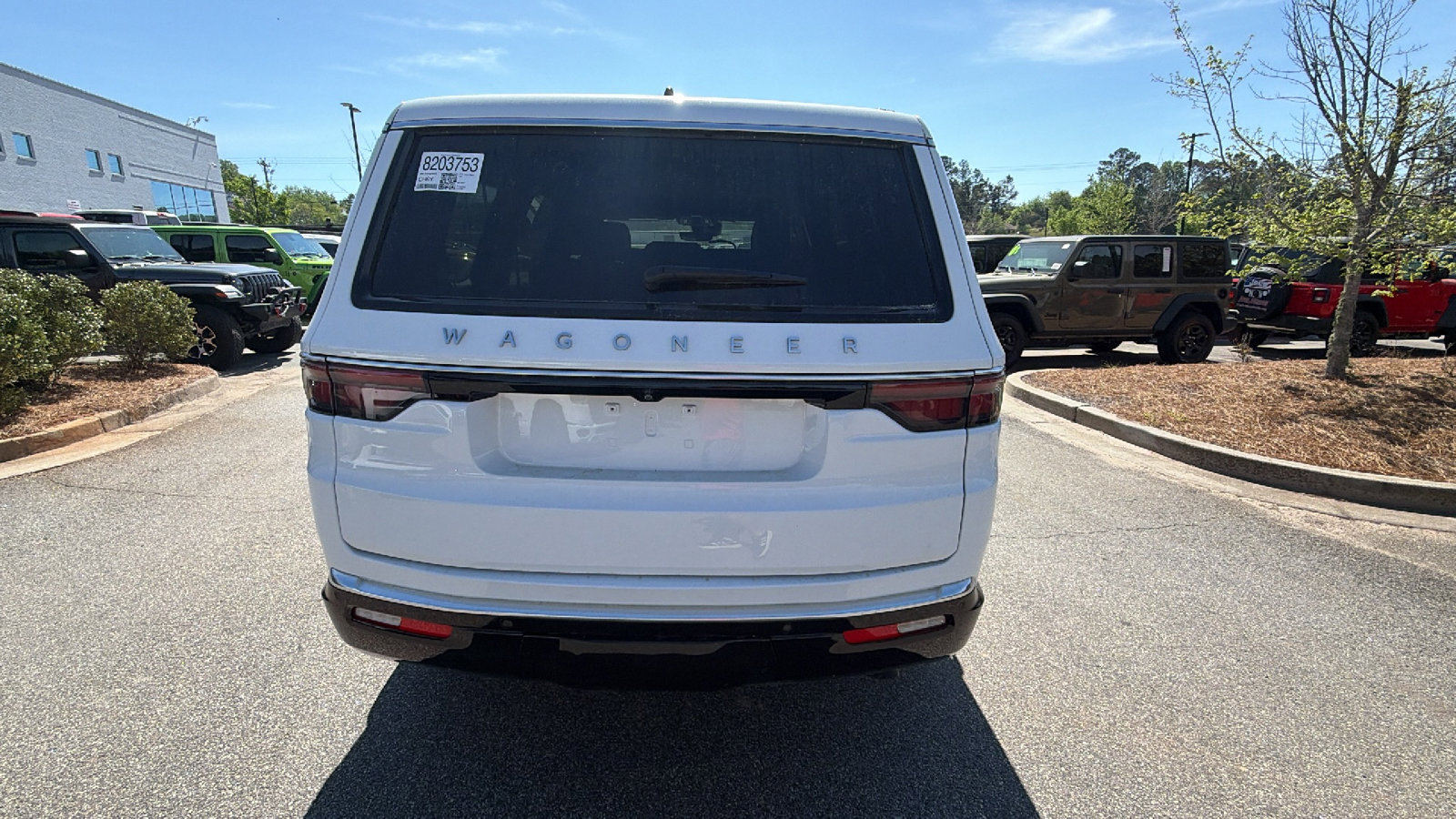 Certified 2025 Jeep Wagoneer 4WD w/ Convenience Group I image 9