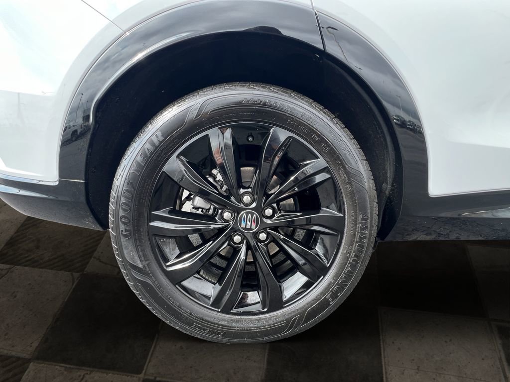 Certified 2025 Buick Envista Sport Touring image 12