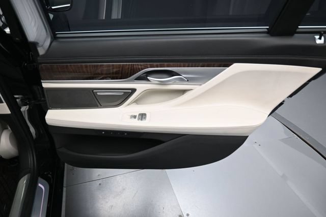 Used 2022 BMW 750i xDrive w/ Luxury Rear Seating Package AWD/4WD image 43