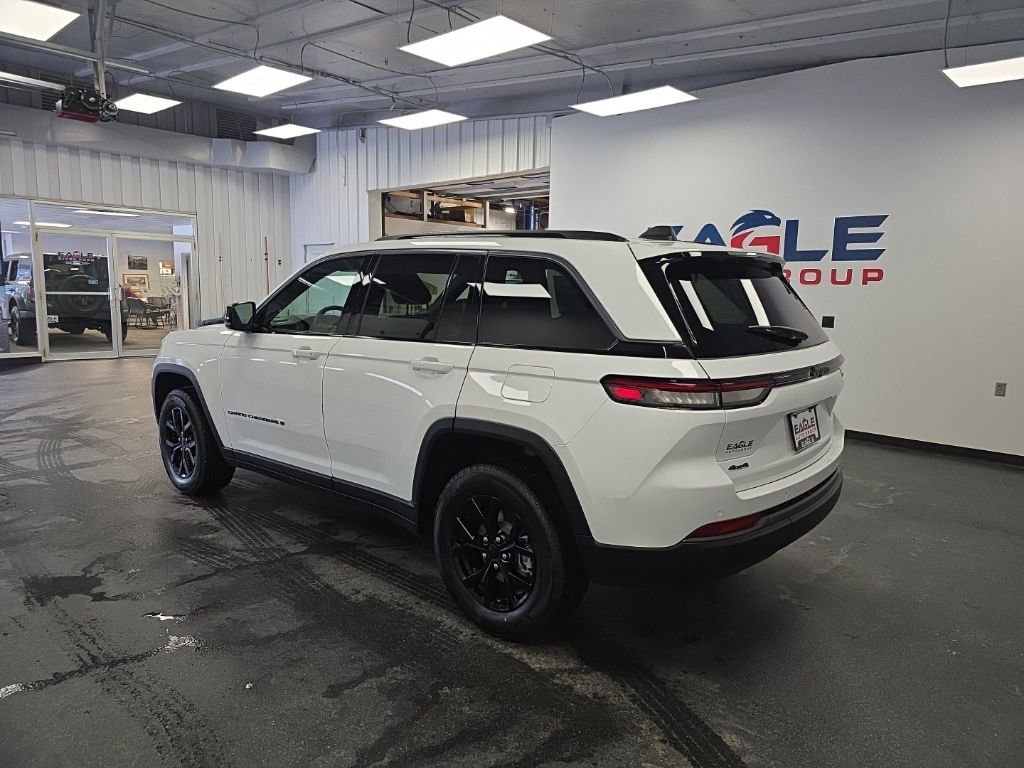 New 2026 Jeep Grand Cherokee Altitude AWD/4WD image 8