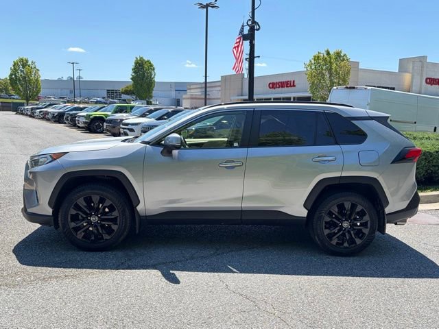 Used 2019 Toyota RAV4 Limited w/ Cold Weather Package FWD image 4