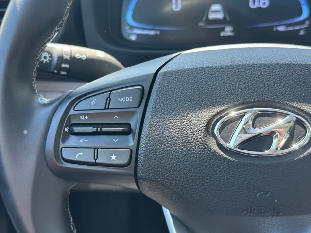 Used 2024 Hyundai Venue SEL FWD image 19