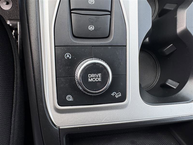 Used 2022 Ford Explorer XLT image 17