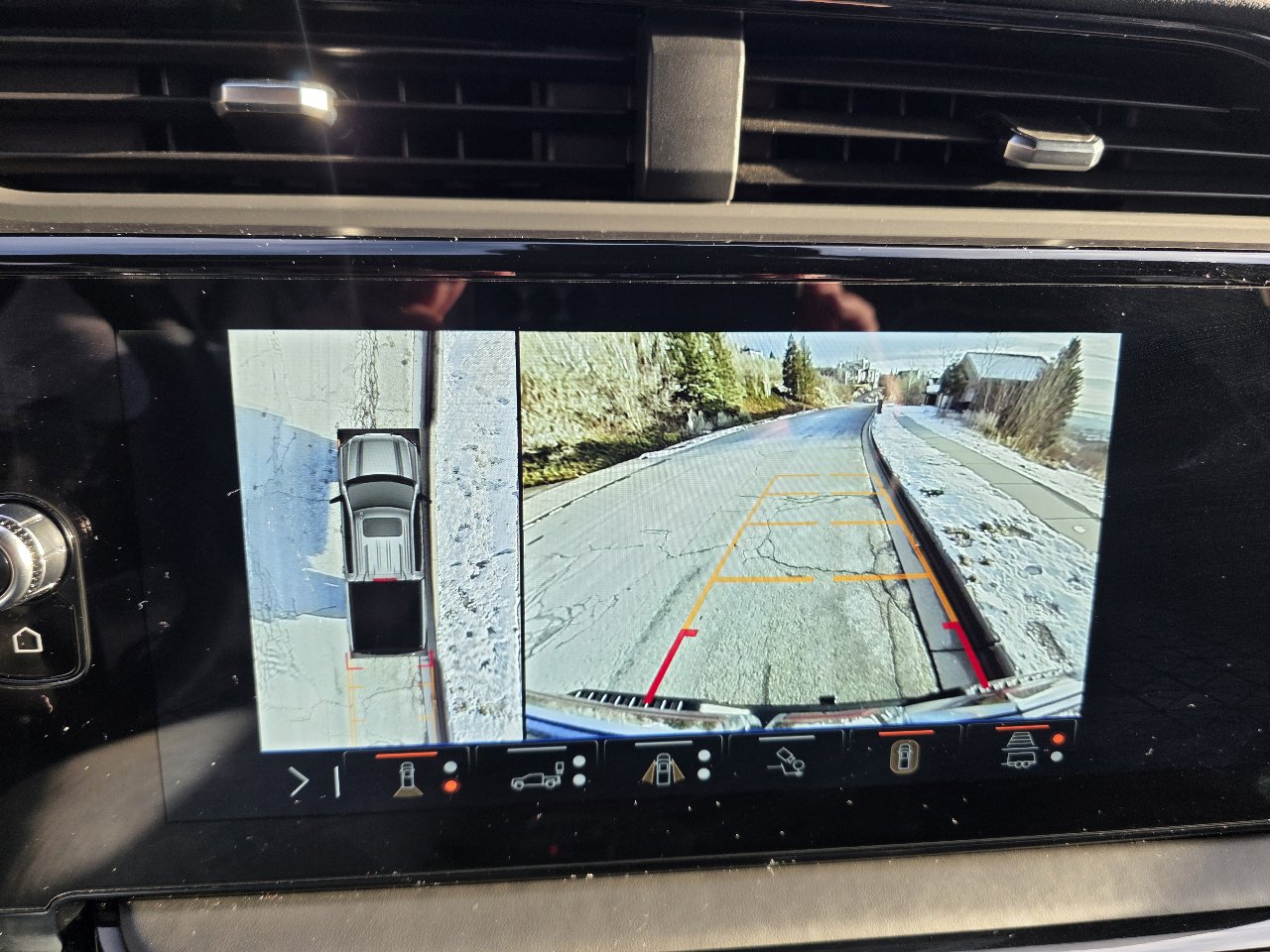 Used 2025 GMC Sierra 1500 AT4X image 30