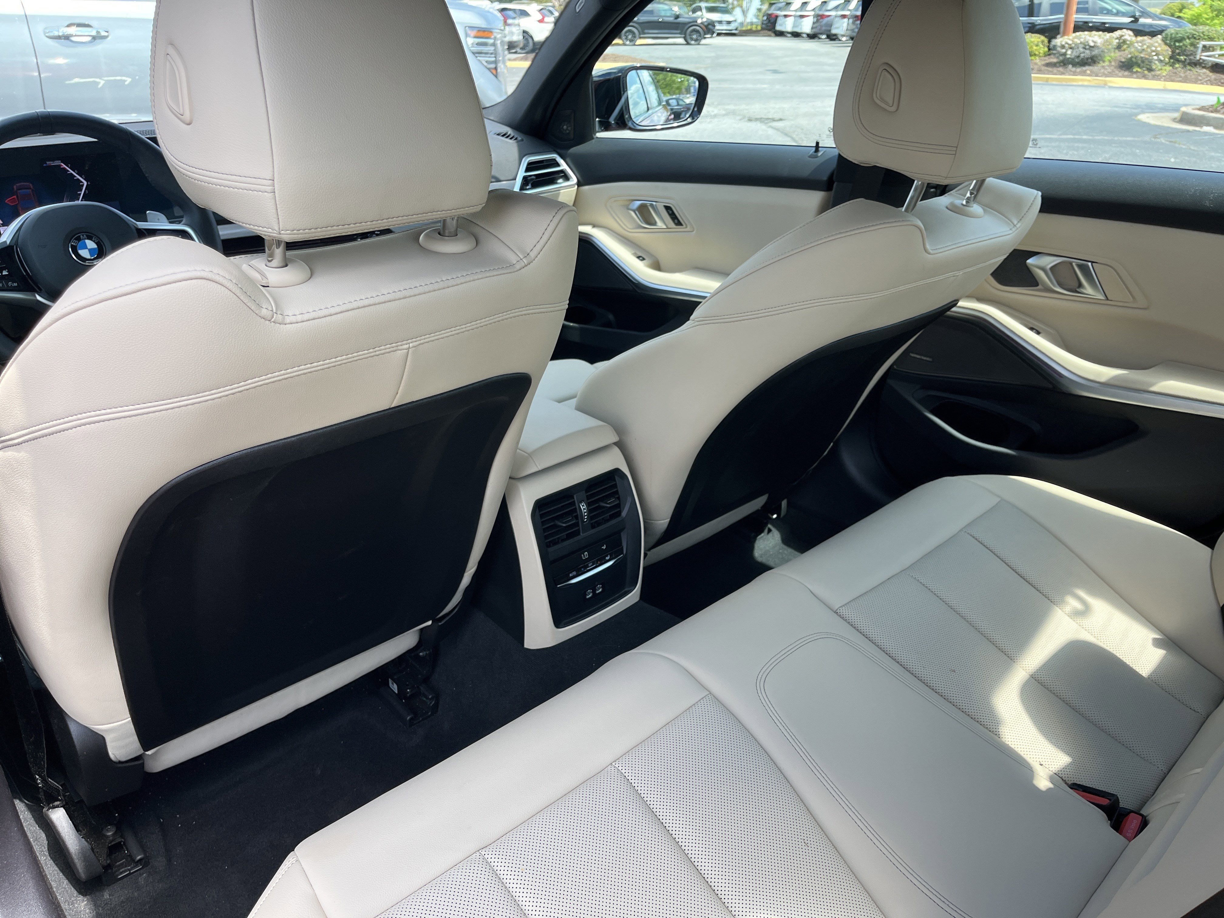 Used 2026 BMW 330i Sedan w/ M Sport Package image 22