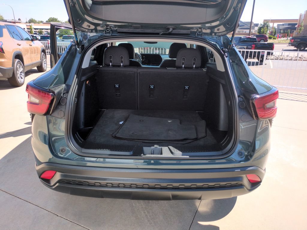 Used 2026 Chevrolet Trax LS FWD image 22