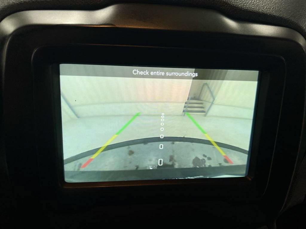 Used 2018 Jeep Renegade Altitude FWD image 15