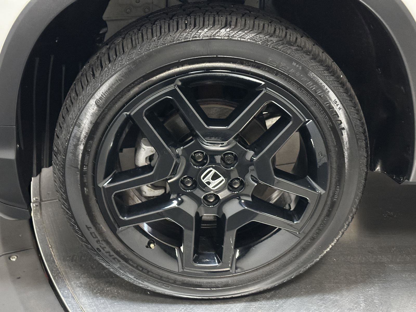 Certified 2024 Honda Passport Black Edition image 18