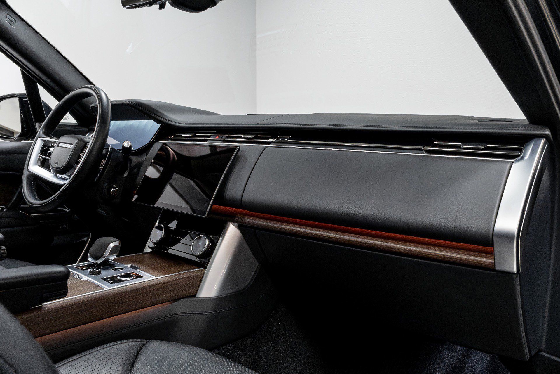 Used 2023 Land Rover Range Rover Autobiography image 18