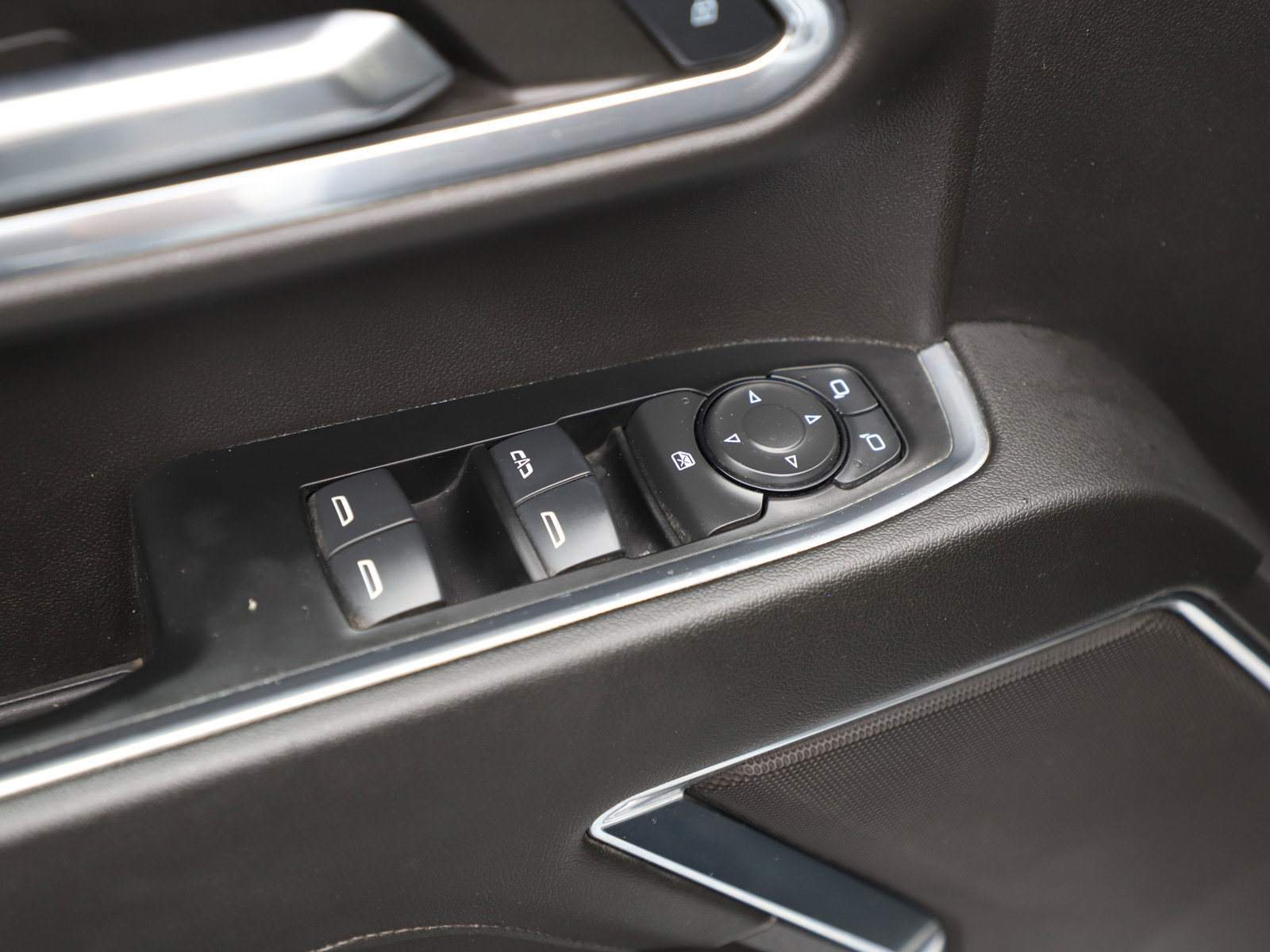 Used 2024 Chevrolet Silverado 2500 LT AWD/4WD image 19