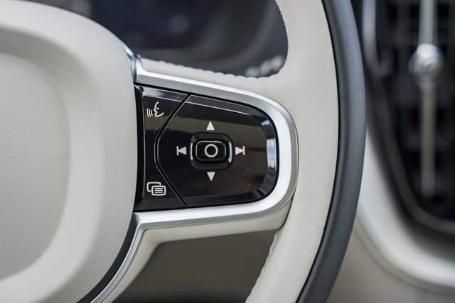 New 2026 Volvo XC60 B5 Ultra w/ Climate Package image 24