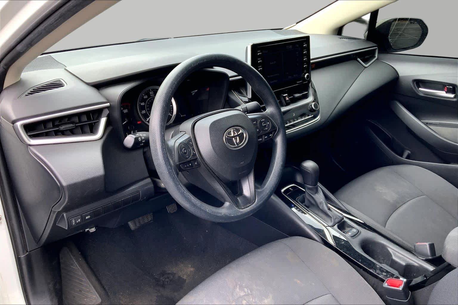 Used 2021 Toyota Corolla LE FWD image 17