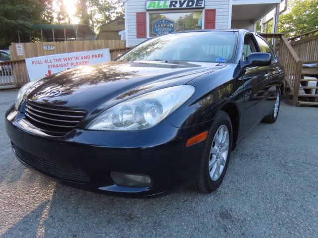 Used 2004 Lexus ES 330 w/ Premium Pkg FWD image 2