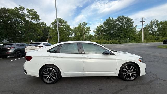 Used 2024 Volkswagen Jetta Sport FWD image 5