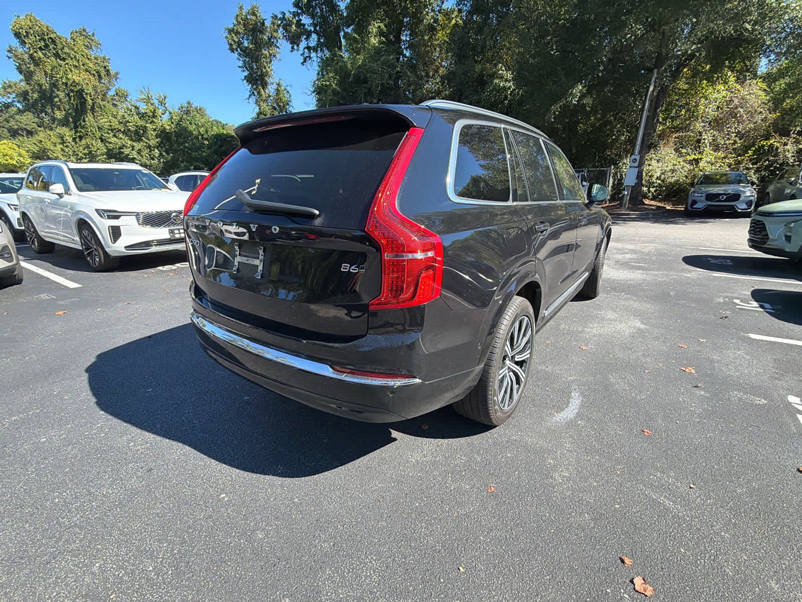 Used 2025 Volvo XC90 B6 Plus AWD/4WD image 14