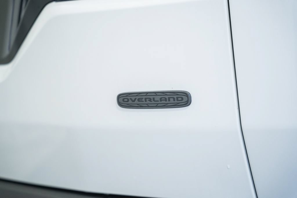 New 2026 Jeep Cherokee Overland w/ Trailer Tow Group AWD/4WD image 8