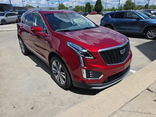 Certified 2024 Cadillac XT5 Premium Luxury AWD/4WD image 3