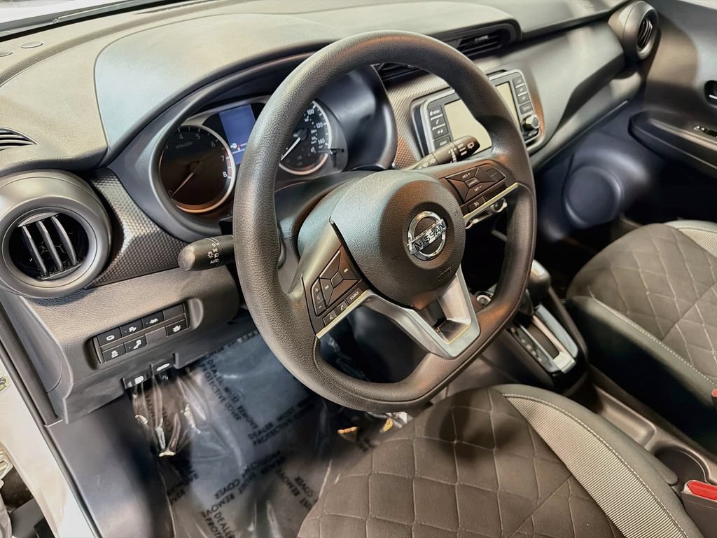 Used 2020 Nissan Kicks S FWD image 11