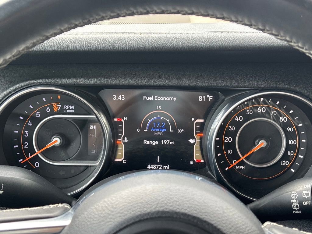 Used 2019 Jeep Wrangler Unlimited Sahara AWD/4WD image 19