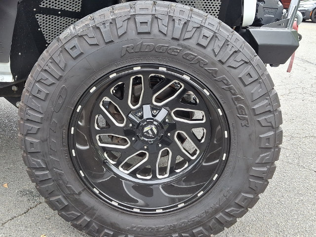 Used 2023 Jeep Wrangler Unlimited Rubicon w/ LED Lighting Group AWD/4WD image 8