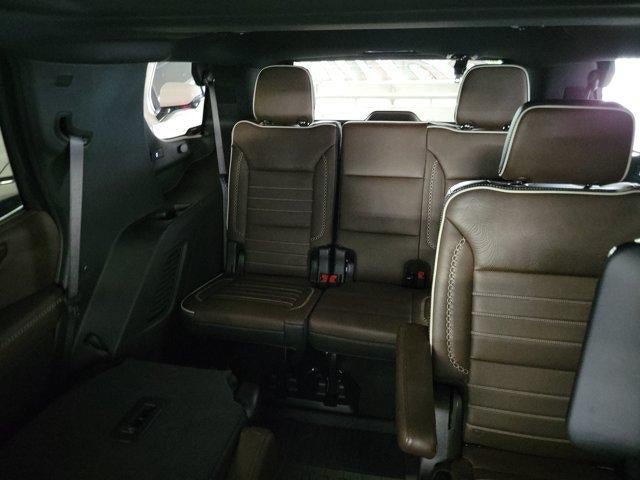 Used 2025 GMC Yukon Denali Ultimate w/ LPO, Floor Liner Package AWD/4WD image 13