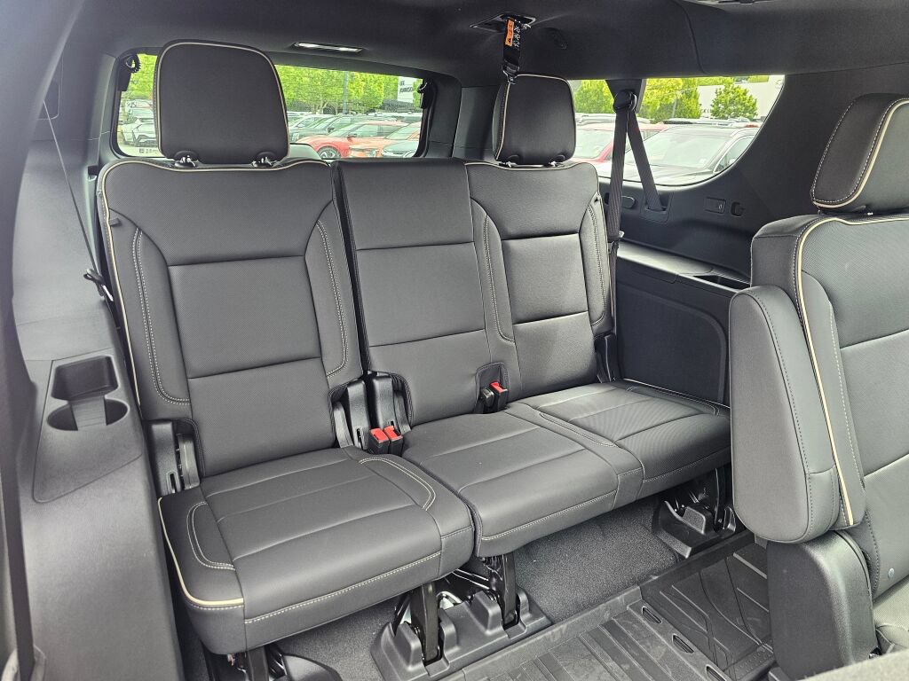 New 2026 Chevrolet Suburban Premier w/ Sun And Tow Package AWD/4WD image 30