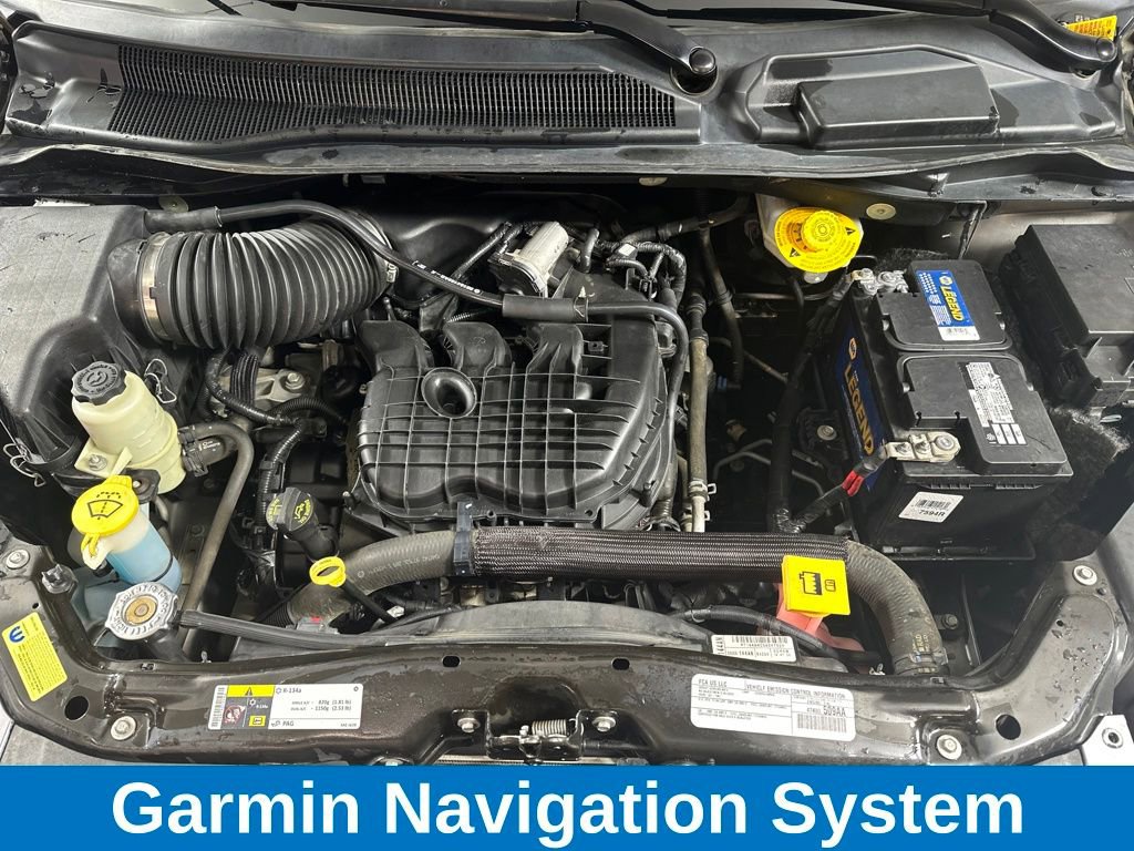 Used 2016 Chrysler Town & Country Touring image 5